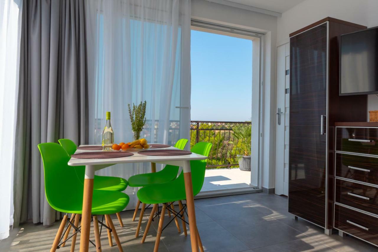 Apartmani Dalmacjia Grebaštica Exterior foto